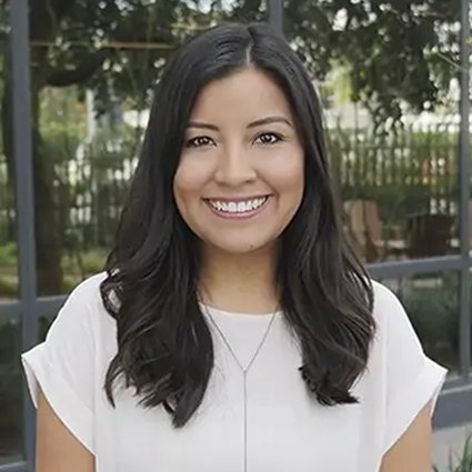 Ana Arnet headshot